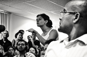 Cena da audiência pública sobre o Novo Recife - 22 Março de 2012. Interpelando a prefeitura pela falta de estudos prévios de impacto