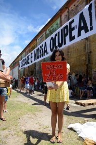 No primeiro #OcupeEstelita, manifestantes já cobravam a preservação das ZEIS e apontavam para a ligação entre o projeto Novo Recife e as ameaças às comunidades carentes